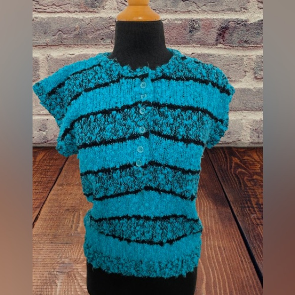 Women’s vintage Evian Ltd turquoise black sweater size small
